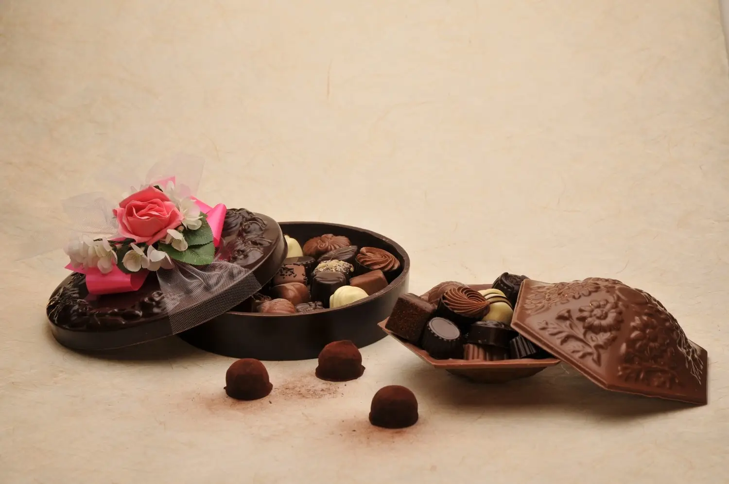 1037401305 The Belgian Chocolate Holiday Gift Guide: Handmade Gifts Worth Shipping (Christmas 2026)